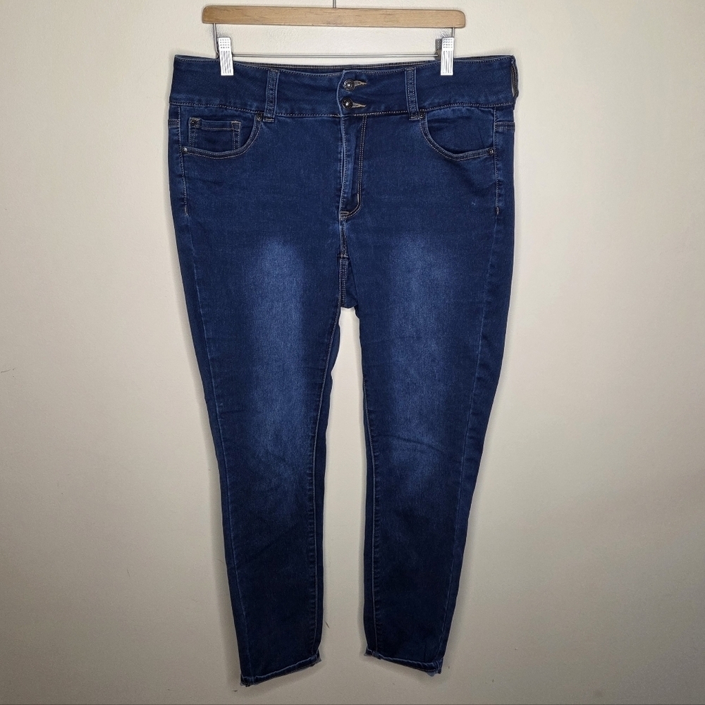 Morgan & Walker Skinny Dark Wash Jeans with Frayed Hem Size 14